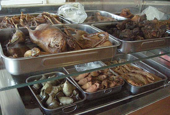 The left meat counter of the Chinese fast food in Kőbányai street