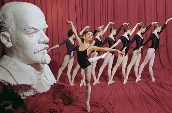Lenin és a balerinák