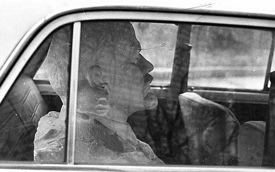 Vladimir Bogdanov: Lenin statue in car