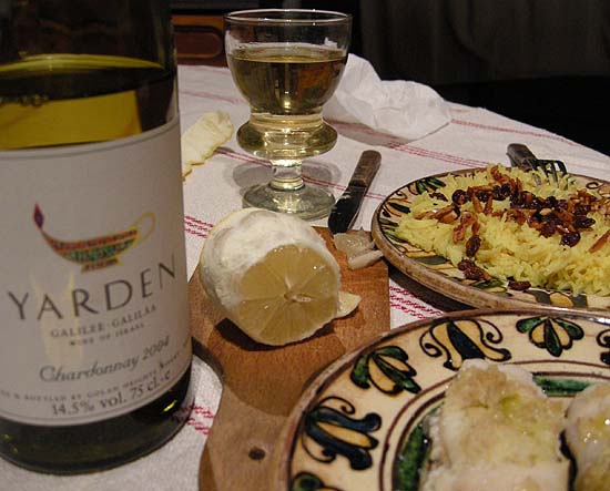 Golden apples from Mallorca and golden Yarden wine from the Golan plateau