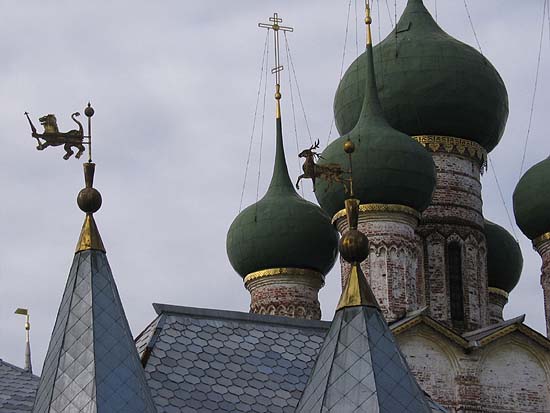 Velikij Rosztov, tornyok és a két kedvenc szélkakasom: oroszlán (Musza?) és szarvas