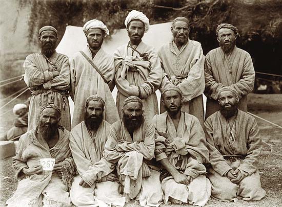 Photo of Aurél Stein on the Silk Road: Yazgulamis anthropometrically examined at Rokhar